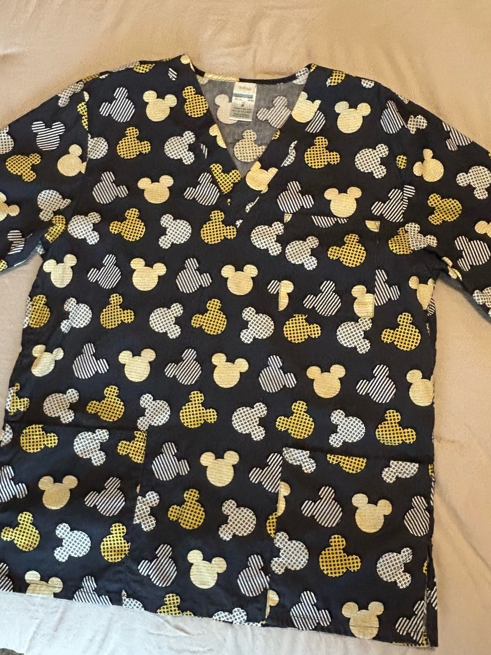 Disney Mickey Mouse Scrub Top Medium Healthcare Medical Nurse Uniform Dentist